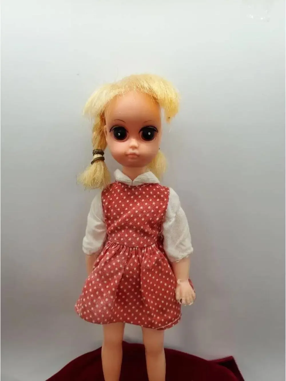 Vintage Susie Sad Eyes type, Big Eye, Margaret Keane style, Blythe Type